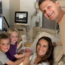 mom with family at hospital